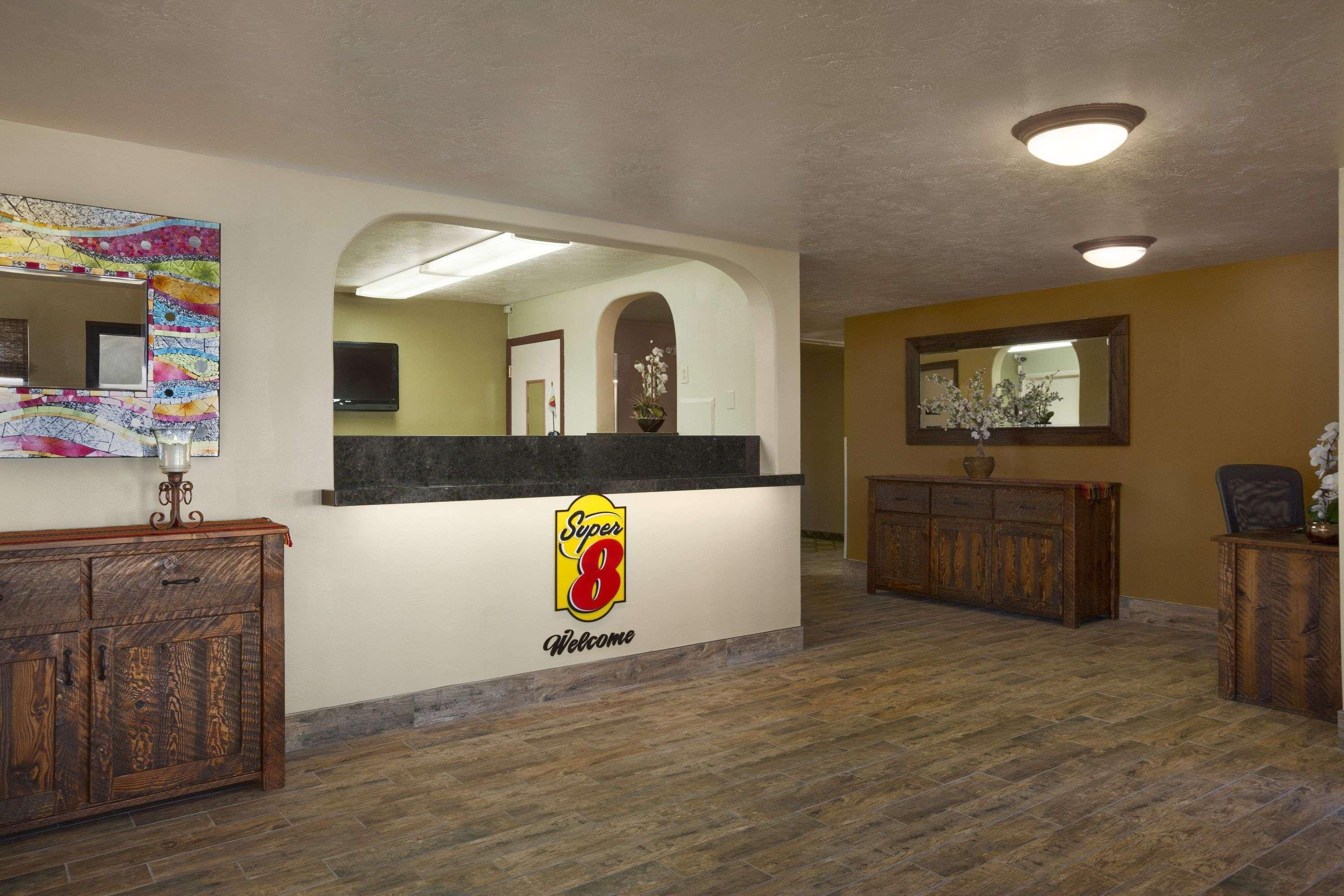 Super 8 By Wyndham Idaho Falls Exterior foto