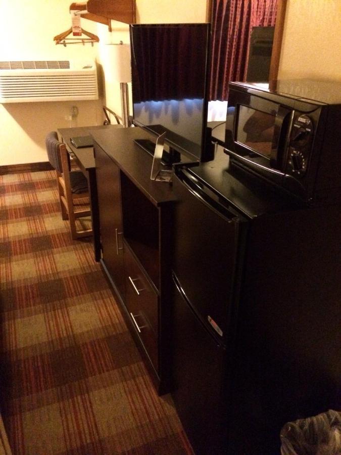 Super 8 By Wyndham Idaho Falls Zimmer foto